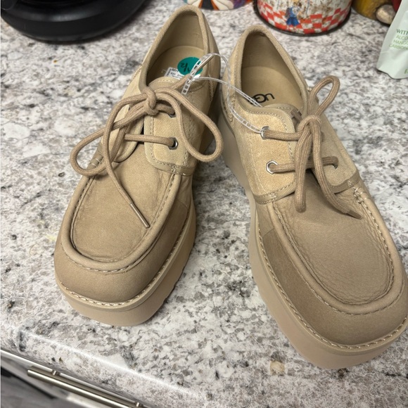 NWOB UGG Cityfunc Derby Platform Shoe in Natural 7.5 - Picture 1 of 9